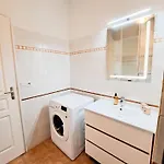 Le Petit Apartment *