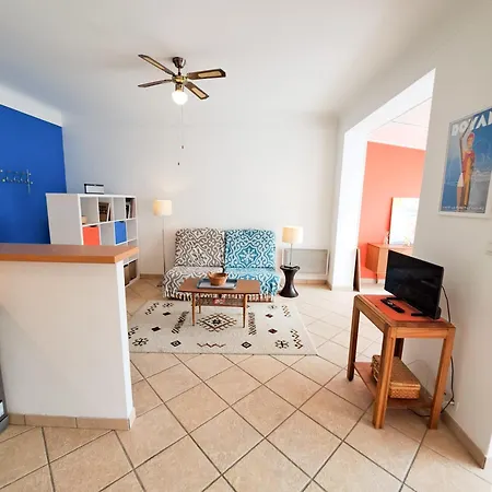 Le Petit - Hyper Centre Ville, 2 Min De La Et Des Commerces Appartement Royan